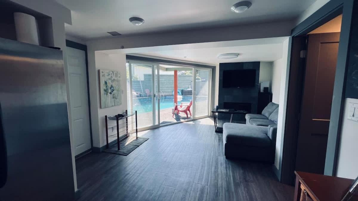 Tranquil Oasis 2 Bedroom Suite With Pool View Виктория Экстерьер фото